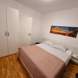 Apartman Maki, Pula